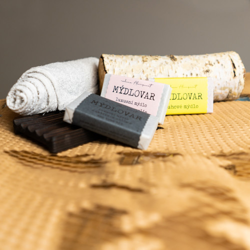 Non-toxic přírodní mýdlo Z AKTIVNÍHO UHLÍ & TEA TREE OIL